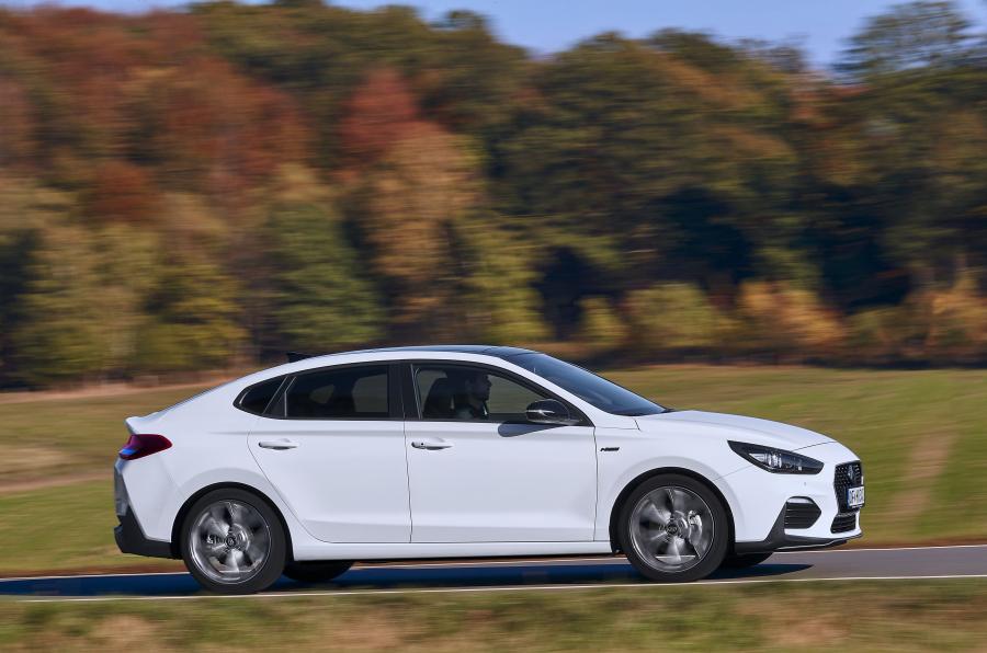  Hyundai i30 Fastback N Line 2018 года  (WW) (фото 10 из 35)